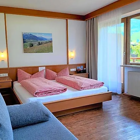 Alphotel Incl National Park Sommercard 3* 米特西尔