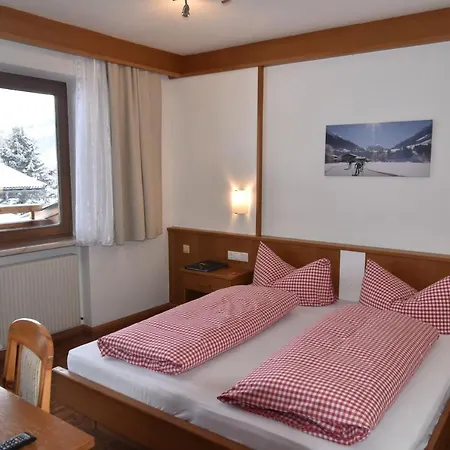 Alphotel Incl National Park Sommercard Hotell